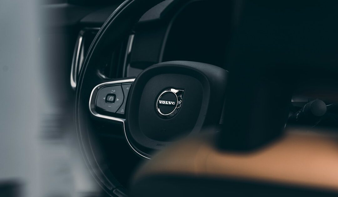 On est montés à bord du nouveau Volvo EX40 : écran géant et Gemini aux commandes