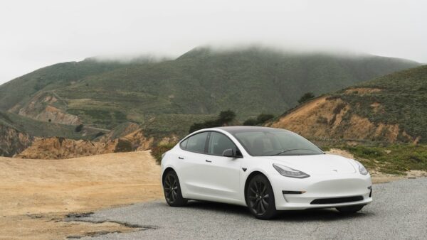 Optimus, le robot Tesla : entre pièces défectueuses et salariés qui refusent de former leur remplaçant