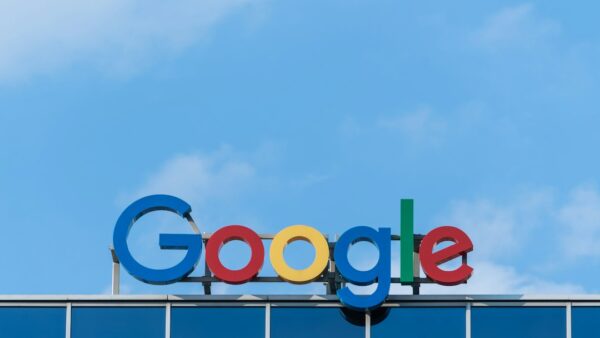 « Google a complètement perdu la tête » : il cherche un mème NBA, l’IA le console d’une rupture imaginaire