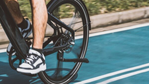 Decathlon baisse le prix de son home-trainer connecté le moins cher, le Van Rysel D100 Edition