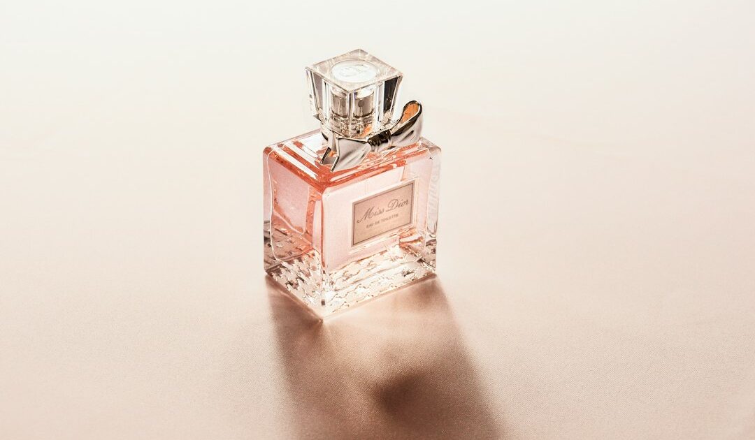 Nouvelles fragrances femme 2026 : les parfums qui osent des sillages plus intenses, audacieux et singuliers