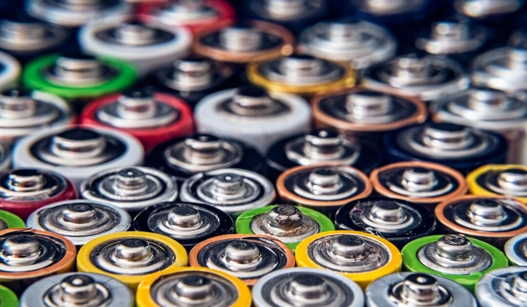 Une batterie éjectable en cas d’incendie : on a décortiqué le brevet fou de Stellantis
