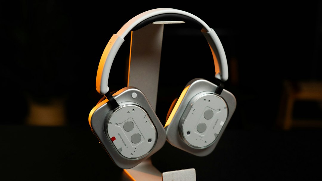 J’ai testé le casque Nothing Headphones (1) Pro : trois transducteurs, et ça s’entend