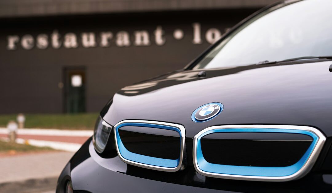 La BMW i3 électrique aux 912 km d’autonomie est (beaucoup) moins chère que la Série 3 thermique en France