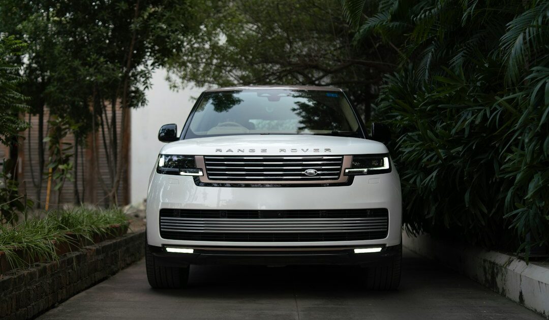 Le Range Rover Sport passe enfin à l’électrique : batterie XXL et 550 ch sans renier ses racines