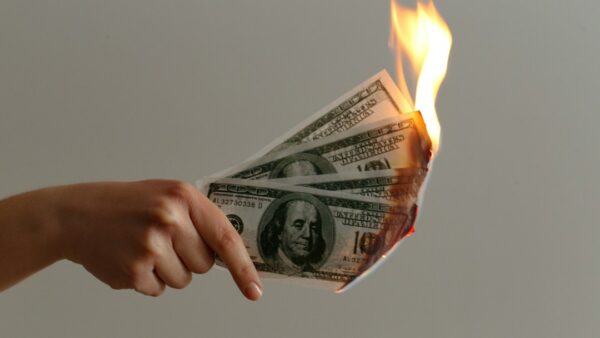 Aave +11 % sur l’idée d’un burn, Zcash recule, zk.money revient – Le point Altcoins