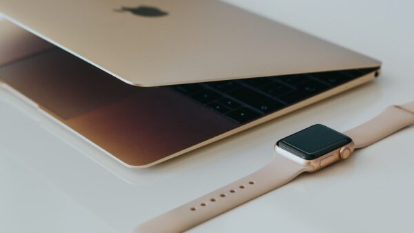 L’Apple Watch Series 12 est arrivée, et la Series 11 en profite pour passer sous la barre des 350 €