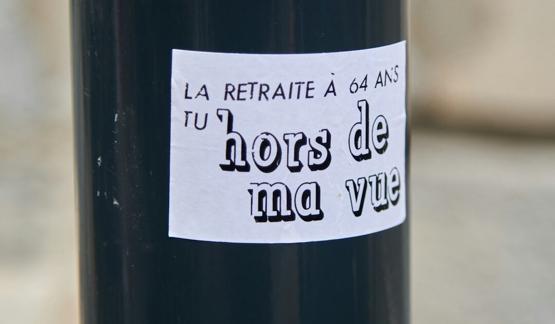 On dirait vraiment l’Étoile noire, mais ce sont d’incroyables aurores boréales (vidéo)