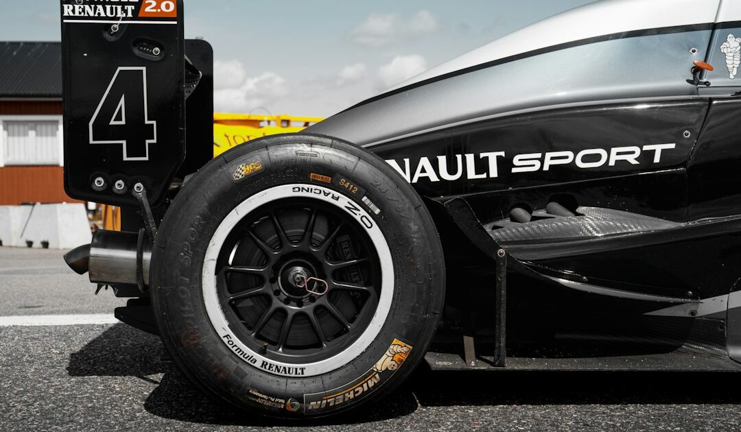 700 kg d’appui et un look de Formule 1 : les secrets fous de l’aileron du futur Tesla Roadster