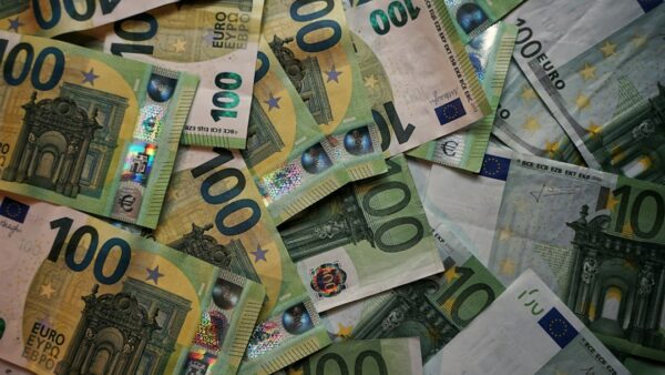 « Jusqu’à 100 millions de barils » : les pays du G7 vont puiser dans leurs réserves de gazole face à la pression américaine