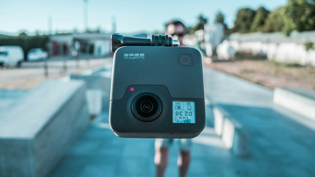 Moins chère qu’une vieille GoPro, cette action cam DJI Osmo Action 6 se vend à la pelle