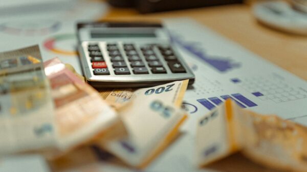 Fiscalité des actions tokenisées et produits dérivés crypto en France