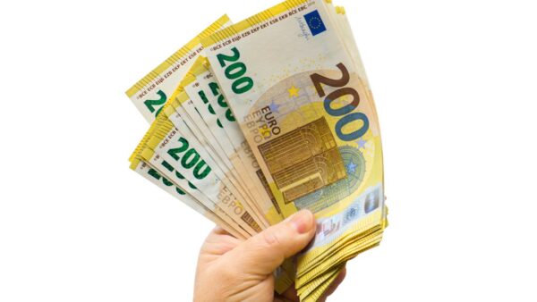 Jusqu’à 200 Go pour moins de 12 euros avec ces trois forfaits 5G qui sortent du lot cette semaine
