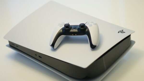 1 400 $ pour une PS5 Pro d’occasion : la folie du marché américain avant GTA 6