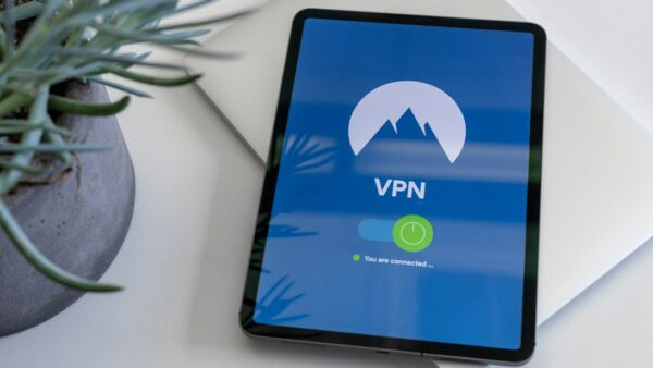 Pour quelques centimes de plus, ce VPN se transforme en assistant cybersécurité [Sponso]