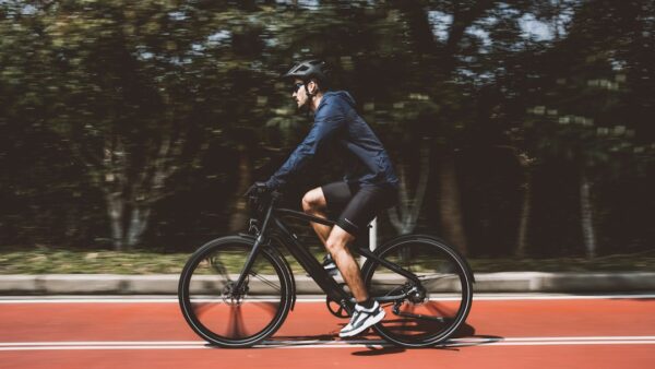Decathlon met en promo son home-trainer connecté le moins cher, le Van Rysel D100 Edition