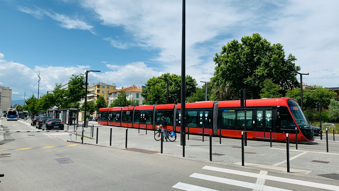 Révolution pour le bus et le tram à Nice : la carte Lignes d’Azur arrive sur iPhone dans quelques jours