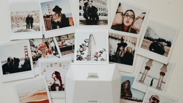 Polaroid vs Instax : les meilleurs appareils photo instantanés en 2026