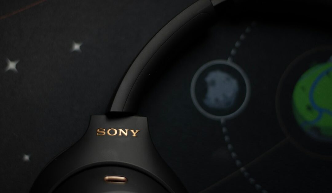 Noté 9/10 et en promo à -80 €, ce casque Sony 1000X The ColleXion mise sur l’excellence sonore