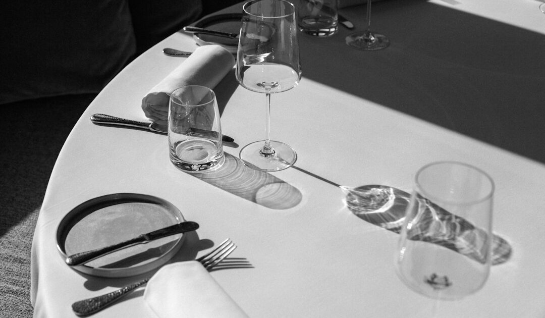 Au Plaza Athénée, La Grande Table remet le service à la française au cœur du repas gastronomique