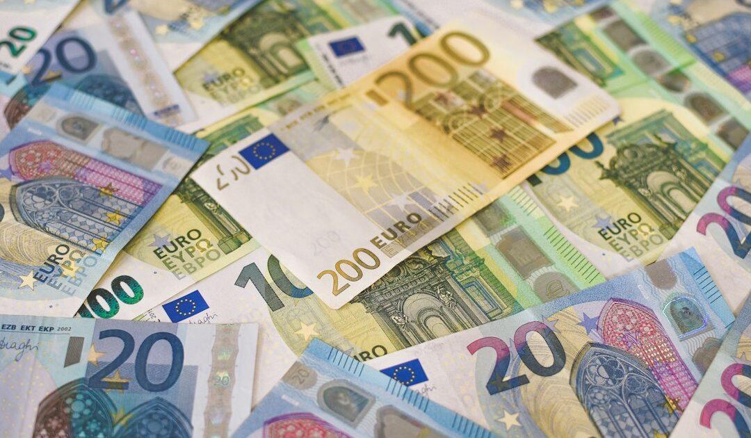 De 2 742 euros net par mois en moyenne à plus de 10 000 euros pour certains : qui gagne quoi dans la fonction publique ?