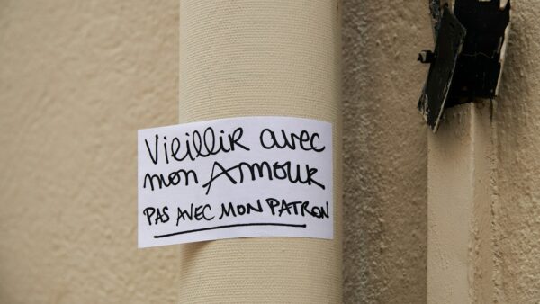 La nouvelle affiche des Anneaux de pouvoir saison 3 montre le changement d’ère pour Sauron