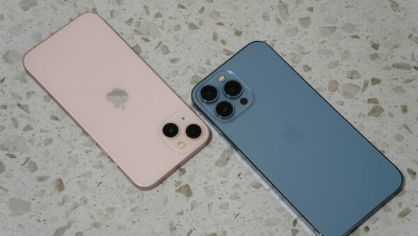 On a reçu l’iPhone Duo : nos premières impressions et nos doutes