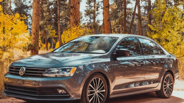 Gabarit de Model 3 pour 10 600 € : Volkswagen commercialise sa Jetta M6 en Chine