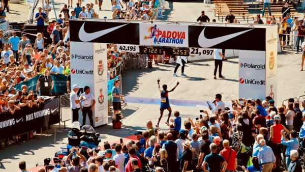 Athlétisme: la championne du monde du marathon Peres Jepchirchir suspendue pour dopage