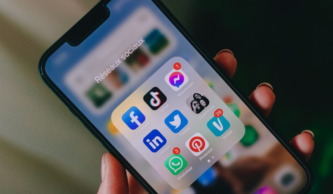 Blocage des réseaux sociaux en France : la lettre confidentielle qui montre que l’État s’en est donné les moyens
