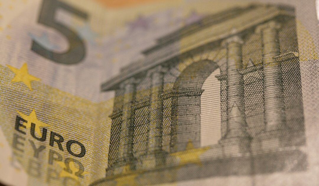 +5 euros par mois : SFR continue d’augmenter ses prix avant son rachat