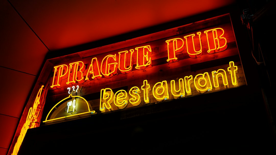 Pas de pub dans Claude : Anthropic s’y engage…alors que la start-up brûle des milliards de dollars