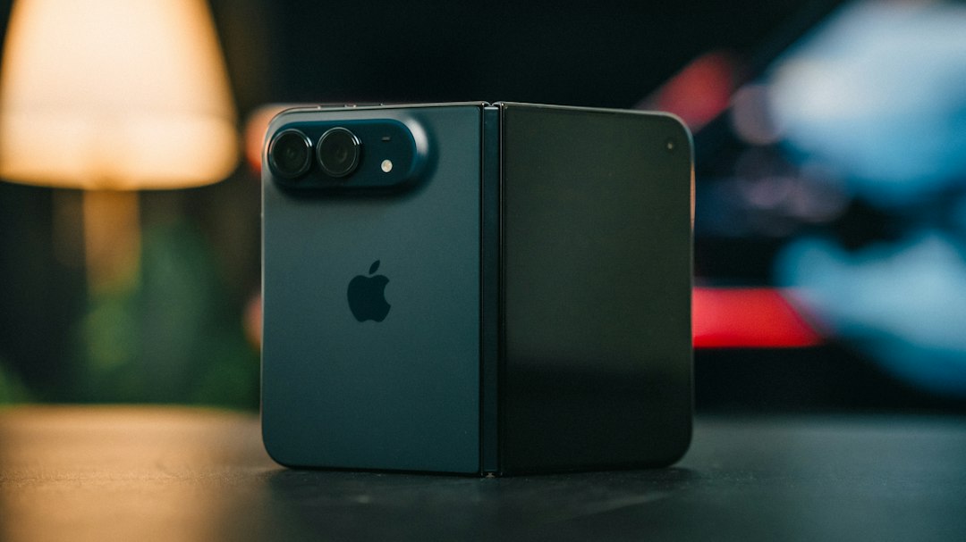Test iPhone Duo : le seul smartphone pliant capable de vous faire abandonner votre iPhone ?