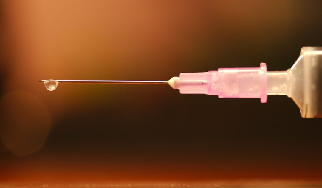 Une IA a choisi un traitement et l’a injecté dans le cerveau d’une souris : ce qu’on sait vraiment
